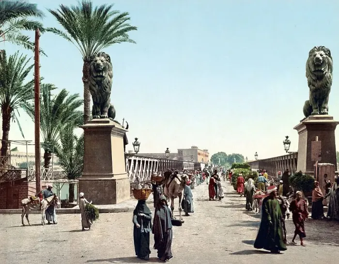 Framed Print : Entrance to the Nile Bridge, Cairo Framed Print : Entrance to the Nile Bridge, Cairo