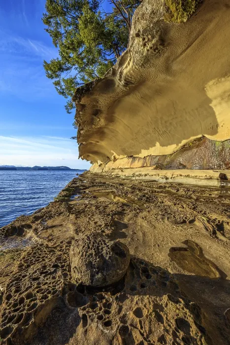 Framed Print : The eroded sandstone rock formations of the Malaspina Galleries on Gabriola Island