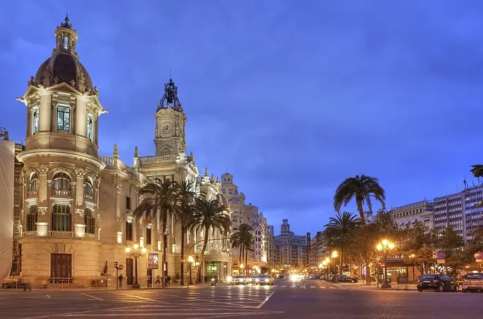 Framed Print : ESP, Spain, Valencia : Plaza Ayuntamiento Framed Print : ESP, Spain, Valencia : Plaza Ayuntamiento