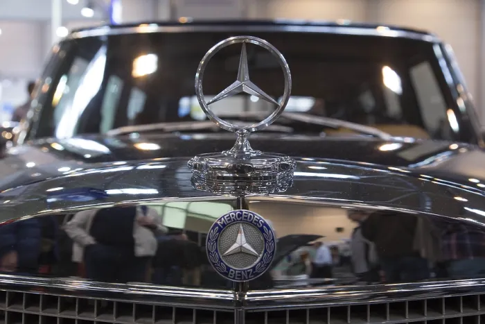 Framed Print : Essen.27.03.14 JE, Mercedes star on a Mercedes Benz 600