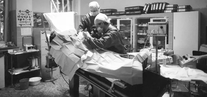 Framed Print : Everyday life at the General Hospital in October 1981
