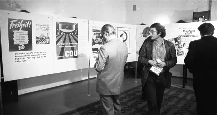 Framed Print : Exhibition of the German Peace Union (DFU)