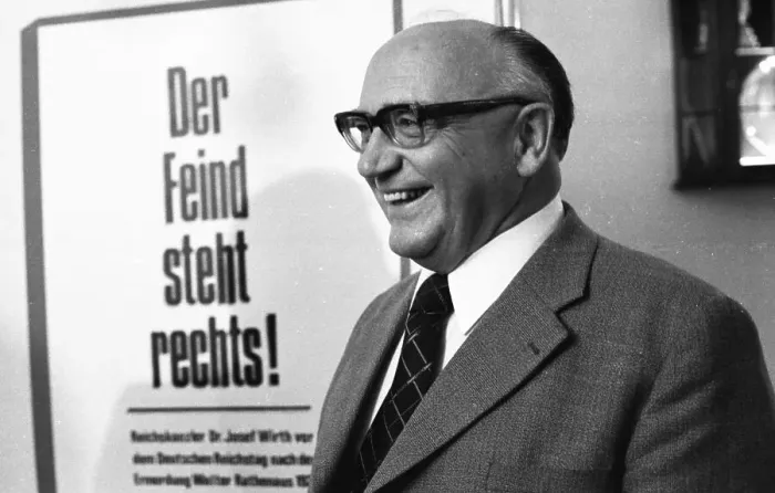 Framed Print : Exhibition of the German Peace Union (DFU)