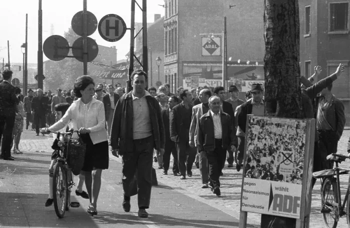 Framed Print : The expansion of the spontaneous strikes in September 1969 extended to the Ruhr area Framed Print : The expansion of the spontaneous strikes in September 1969 extended to the Ruhr area
