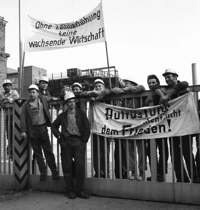 Framed Print : The expansion of the spontaneous strikes in September 1969 extended to the Ruhr area