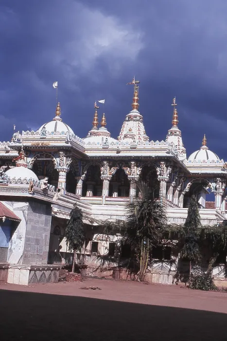 Framed Print : Exterior View of Swaminarayan Temple Framed Print : Exterior View of Swaminarayan Temple