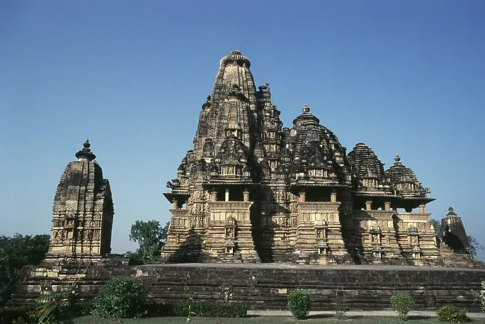 Framed Print : Exterior of Vishvanatha Temple Framed Print : Exterior of Vishvanatha Temple