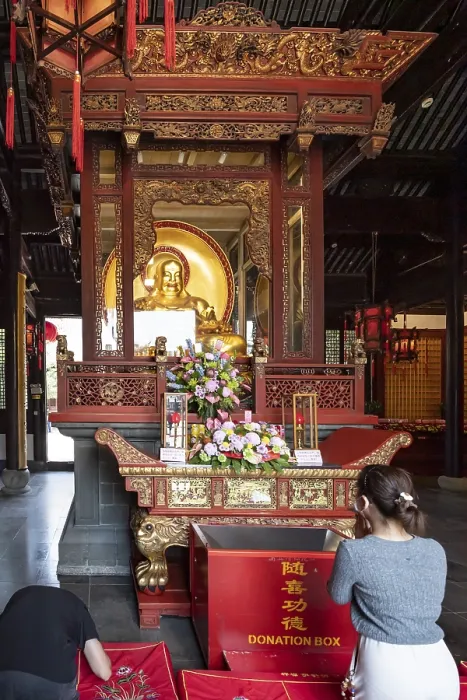 Framed Print : Faithful Buddhists praying, House of Prayer Framed Print : Faithful Buddhists praying, House of Prayer