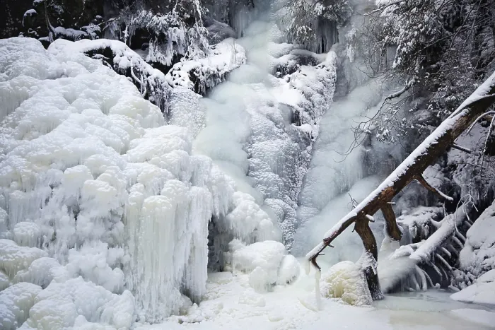 Framed Print : Falkau waterfall, completely frozen