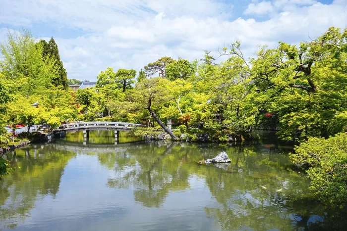 Framed Print : The famous Eikando temple (Eikan-do) on a warm spring day in Kyoto Framed Print : The famous Eikando temple (Eikan-do) on a warm spring day in Kyoto