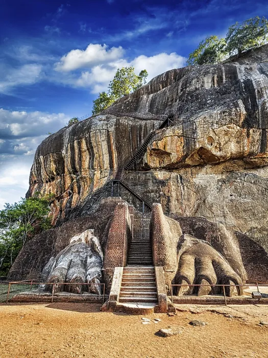 Framed Print : Famous Sri Lankan tourist landmark Framed Print : Famous Sri Lankan tourist landmark