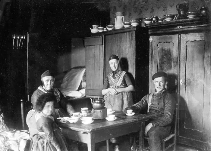 Framed Print : Farmer family ca. 1920, exact place unknown