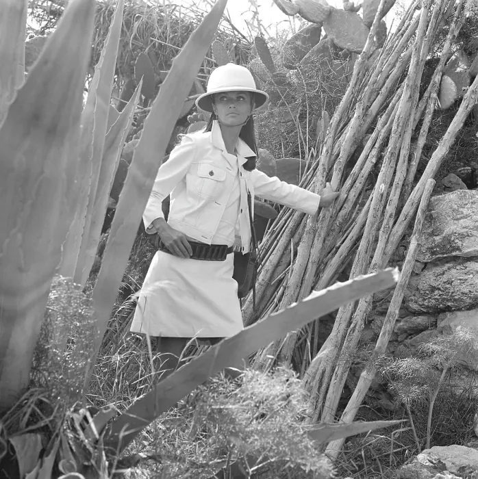 Framed Print : Fashion shoot on the spanish island Ibiza in the 1960s