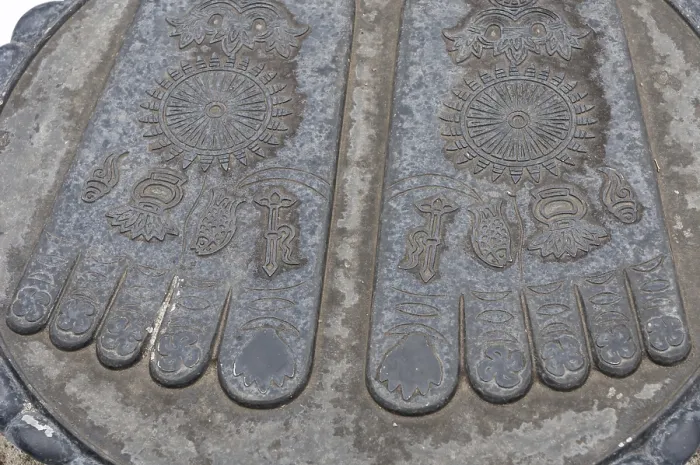Framed Print : The feet of Buddha, Hase-dera, Hase-kannon