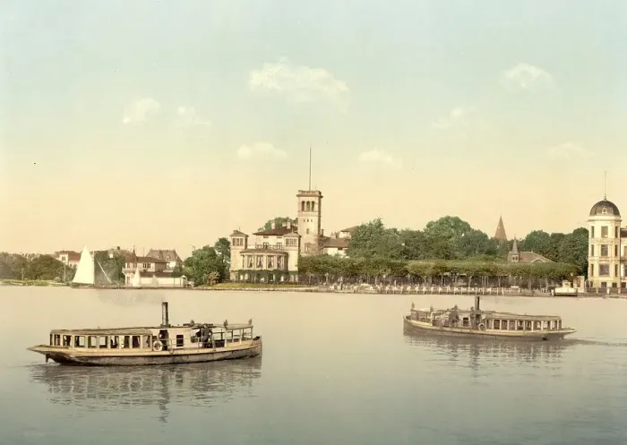 Framed Print : Ferry in Uhlenhorst, Hamburg, Germany