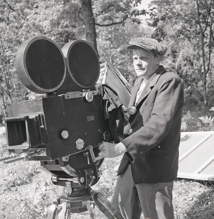 Framed Print : Filming in the 1940s. Filmdirector and actor Hampe Faustman Framed Print : Filming in the 1940s. Filmdirector and actor Hampe Faustman