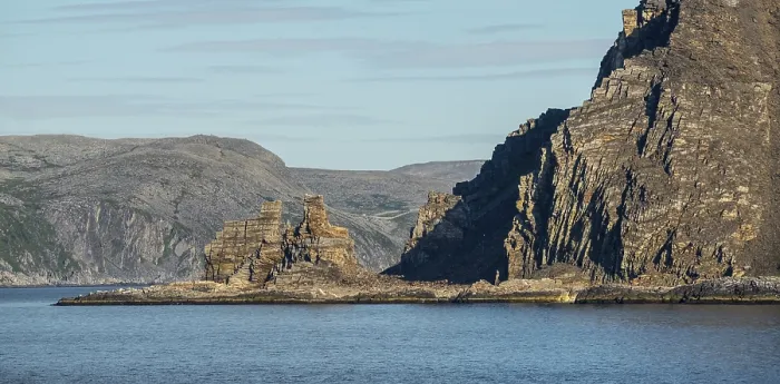 Framed Print : Finnkjerka rock formation, Kjollefjord