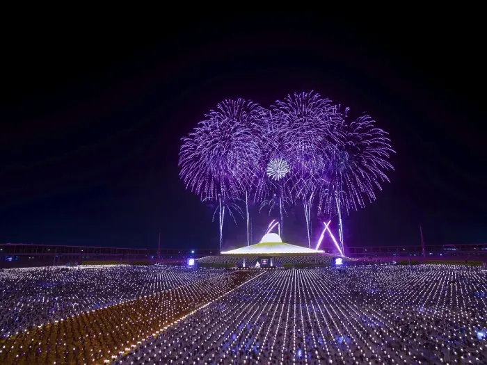 Framed Print : Fireworks at the Wat Phra Dhammakaya temple