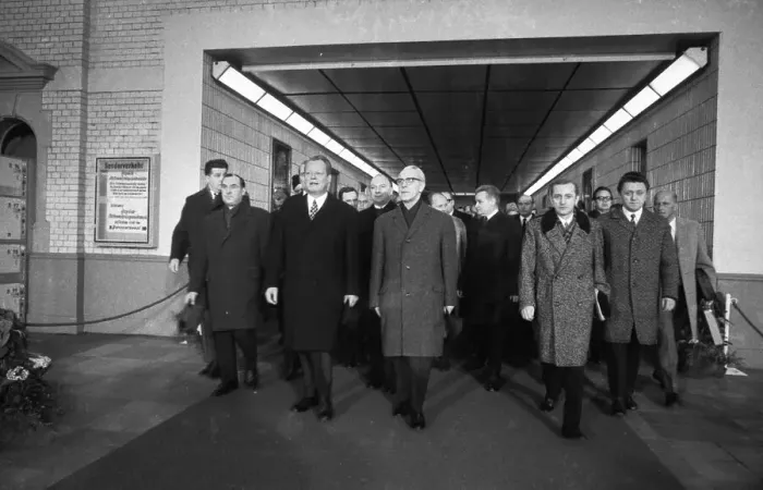 Framed Print : The first meeting of Willy Brandt (Chancellor of the FRG) and Willi Stoph (MP of the GDR) Framed Print : The first meeting of Willy Brandt (Chancellor of the FRG) and Willi Stoph (MP of the GDR)