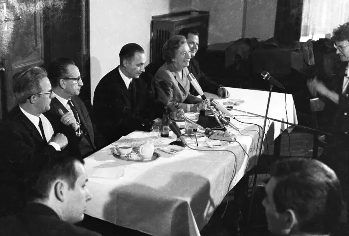 Framed Print : The first press conference of the KPD cadre Framed Print : The first press conference of the KPD cadre