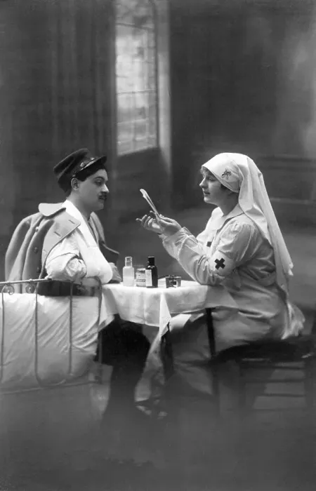 Framed Print : First World War, wounded French soldier with nurse Framed Print : First World War, wounded French soldier with nurse