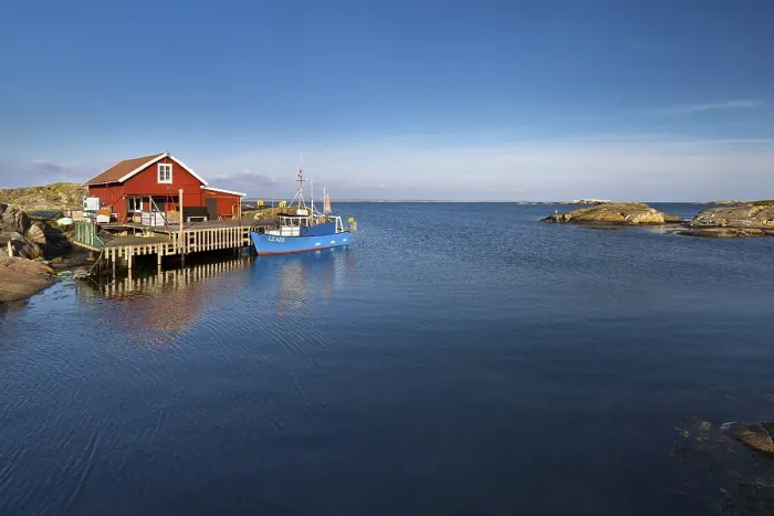 Framed Print : Fisherman's house, Kaeringoen island
