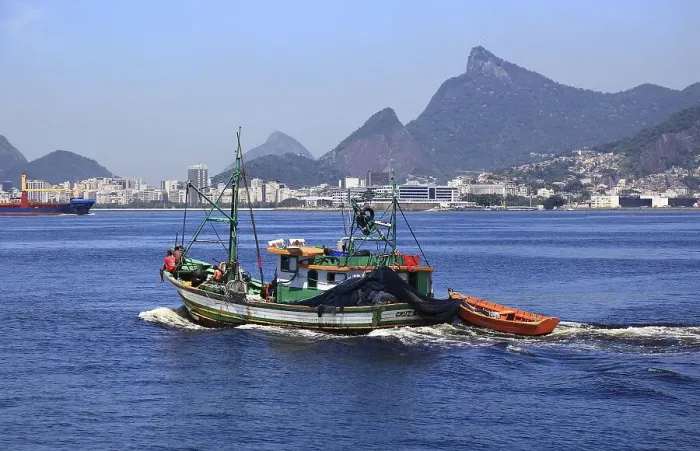 Framed Print : Fishing boat in the Baia de Guanbara bay in the east of Rio de Janeiro