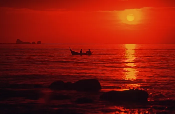 Framed Print : Fishing boat at sunset, silhouettes Framed Print : Fishing boat at sunset, silhouettes