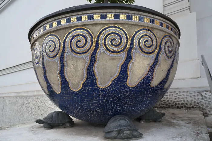 Framed Print : Flower bowl with shields in front of the entrance to the exhibition centre of the Vienna Secession