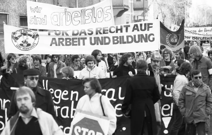 Framed Print : Following a call by the German Federation of Trade Unions (DGB) Framed Print : Following a call by the German Federation of Trade Unions (DGB)