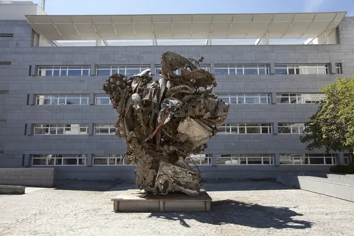 Framed Print : Forecourt of the former Hypo Bank building with a scrap metal sculpture by Frank Stella Framed Print : Forecourt of the former Hypo Bank building with a scrap metal sculpture by Frank Stella