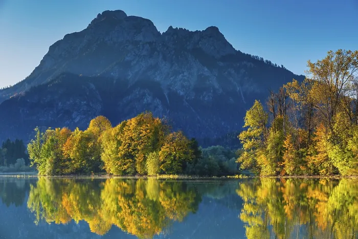 Framed Print : Forggensee in autumn, behind it the Saeuling Framed Print : Forggensee in autumn, behind it the Saeuling