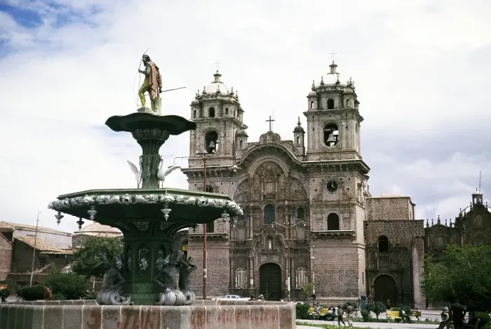 Framed Print : Fountain of the Inca Emperor Pachacuti and Cuzco Cathedral, Plaza De Armas, Cuzco, Peru, South America 1962, South America