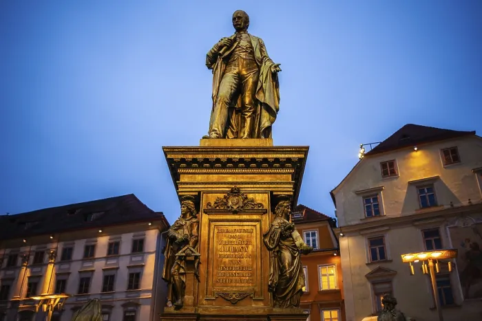 Framed Print : Fountain with monument to Archduke Johann on the main square