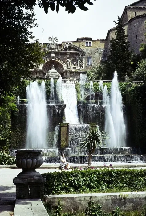 Framed Print : Fountains at Villa D'Este, 16th century villa in Tivoli, Rome, Italy 1974 Framed Print : Fountains at Villa D'Este, 16th century villa in Tivoli, Rome, Italy 1974