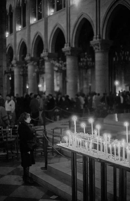Framed Print : France, Paris, 24.03.1990, Mass in the Church of Notre-Dame Framed Print : France, Paris, 24.03.1990, Mass in the Church of Notre-Dame
