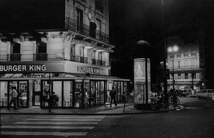 Framed Print : France, Paris, 24.03.1990, Night scene in the streets of Paris