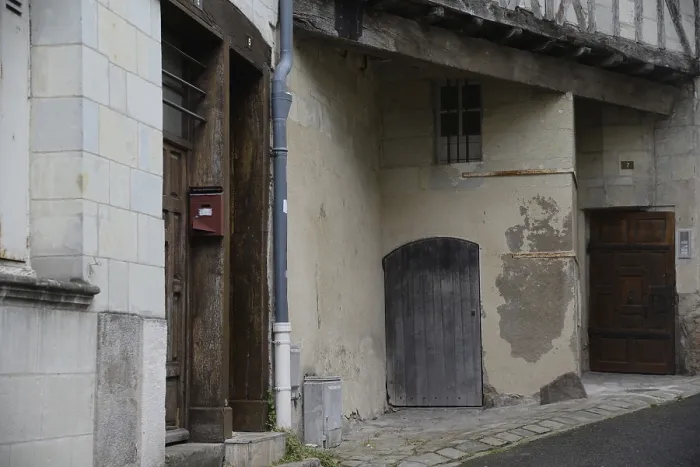 Framed Print : France, Saumur, door, entrance