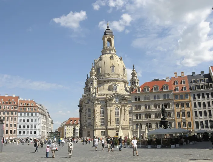 Framed Print : Frauenkirche Church, Dresden, Saxony Framed Print : Frauenkirche Church, Dresden, Saxony