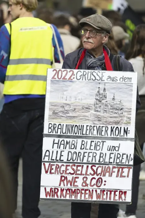 Framed Print : Fridays for Future demonstration on 25 September 2022 in Cologne