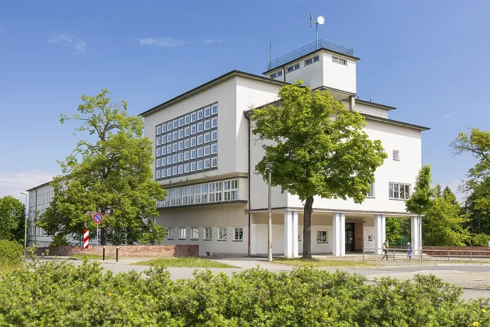 Framed Print : Friedrich-Adolf-Wilhelm-Diesterweg Secondary School in the Bauhaus style