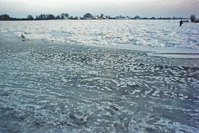 Framed Print : Frozen Elbe, Bleckede, Lower Saxony