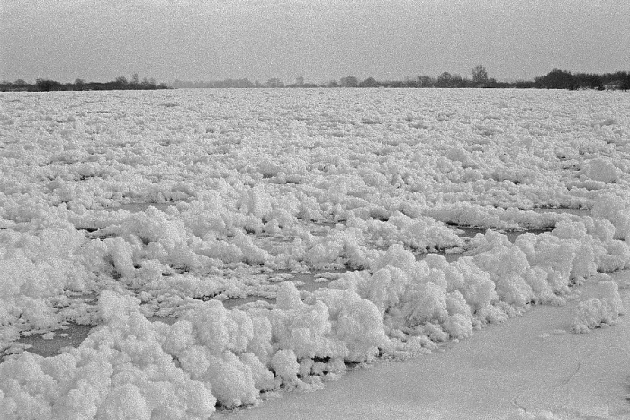 Framed Print : Frozen Elbe, Bleckede, Lower Saxony