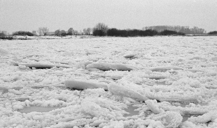 Framed Print : Frozen Elbe, Bleckede, Lower Saxony Framed Print : Frozen Elbe, Bleckede, Lower Saxony