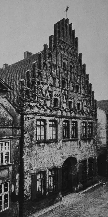 Framed Print : Gabled house, Brauerei Hansen brewery Framed Print : Gabled house, Brauerei Hansen brewery
