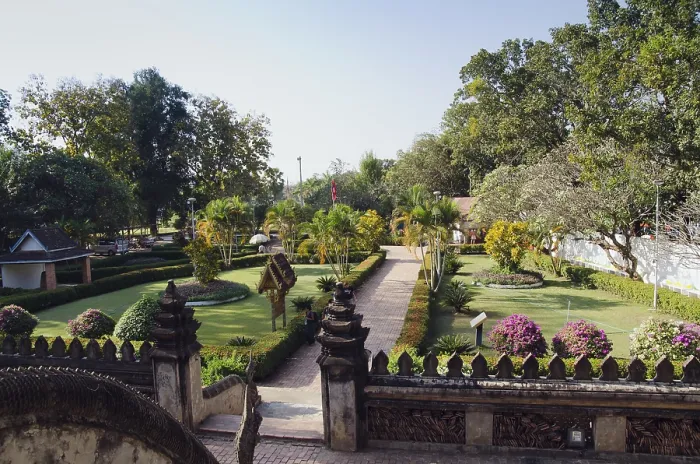 Framed Print : Garden, Museum of Buddhist Art Framed Print : Garden, Museum of Buddhist Art