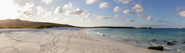 Framed Print : Gardner Bay beach, Isla Espanola