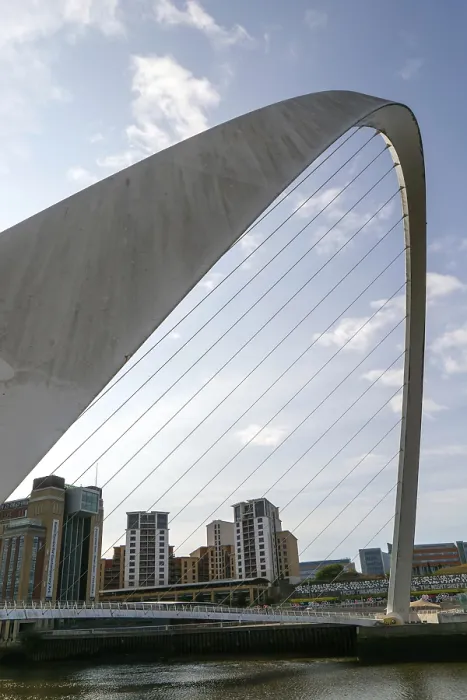 Framed Print : Gateshead Millennium Bridge, Tyne and Wear