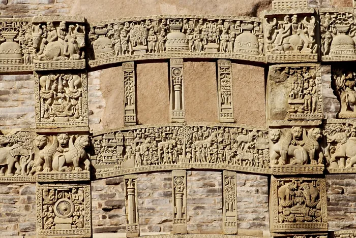Framed Print : Gateway or torna of maha stupa no 1 with depiction of stories engrave decorations erected at Sanchi
