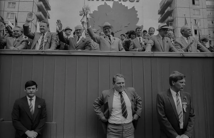 Framed Print : GDR, Berlin, 01. 05. 1987, 1. May rally 1987 on Karl-Marx-Allee